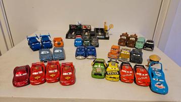 Disney pixar cars auto'tjes + 3 pit stops (prijs per stuk) beschikbaar voor biedingen