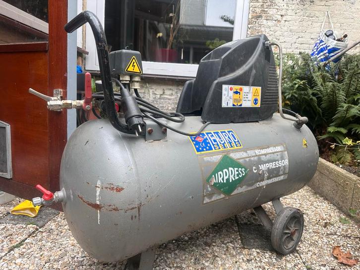 Airpress Compressor 2PK - 100L, Doe-het-zelf en Verbouw, Compressors, Gebruikt, 6 tot 10 bar, 100 liter of meer, 200 tot 400 liter/min