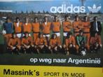 sticker Adidas Wk 1978 Hanegem Jansen feyenoord kortenhoef, Verzamelen, Stickers, Sport, Verzenden