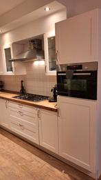 Mooie witte hoekkeuken met houten blad, Ophalen, Gebruikt, Wit, Hoekkeuken