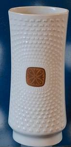 Vaas. Carl Schumann. Bavaria. 22 cm. * Zie tekst., Huis en Inrichting, Ophalen, Wit, Aardewerk of Porselein, Zo goed als nieuw