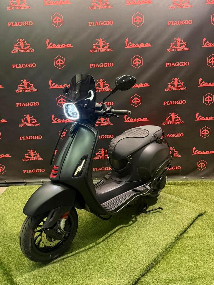 Vespa Sprint 2021 Snor/Brom! Mat Zwart / RS Zadel / Garantie, Fietsen en Brommers, Scooters | Vespa, Benzine, Ophalen of Verzenden