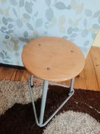 Barkruk
60 cm hoog, Ophalen, Zo goed als nieuw, Hout