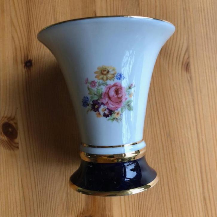 Beker vaas Royal dux Bohemia, Huis en Inrichting, Woonaccessoires | Vazen, Zo goed als nieuw, Overige kleuren, Minder dan 50 cm