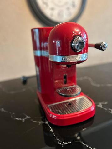 KitchenAid Nespresso Koffiezetapparaat rode beschikbaar voor biedingen