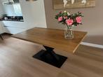 Massief eiken tafel met designpoot, 1 jaar oud., Huis en Inrichting, Tafels | Eettafels, Ophalen, 50 tot 100 cm, Zo goed als nieuw