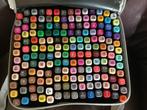 168 Twinmarkers nieuw en ongebruikt in handige meeneemtas, Hobby en Vrije tijd, Tekenen, Ophalen, Nieuw