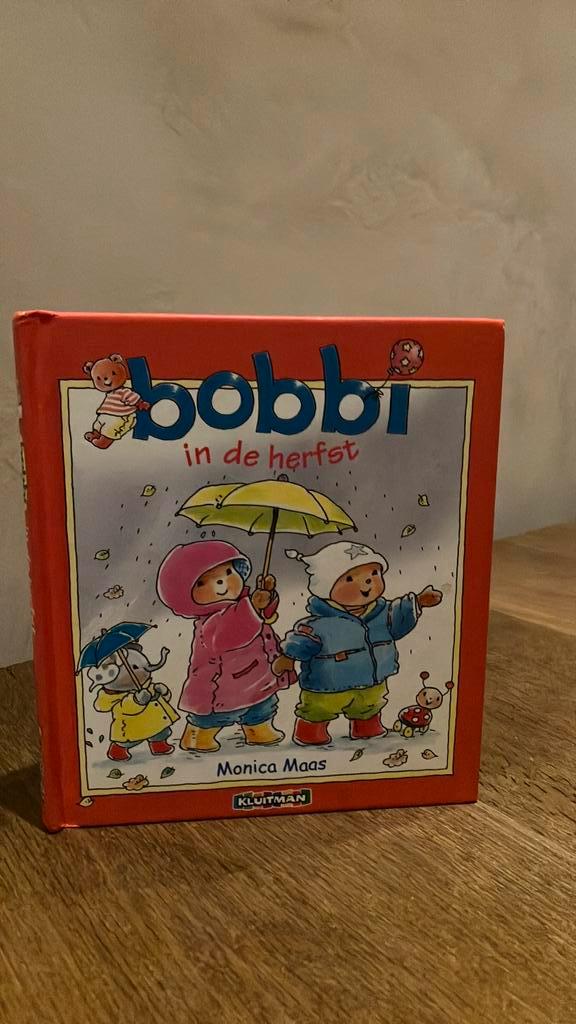 KR-7 Monica Maas - Bobbi in de herfst, Boeken, Kinderboeken | Baby's en Peuters, Zo goed als nieuw, 2 tot 3 jaar, Ophalen of Verzenden