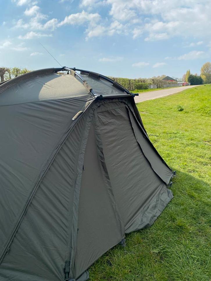 Nash Titan Hide Tent + infill panel, Watersport en Boten, Hengelsport | Karpervissen, Zo goed als nieuw, Overige typen, Ophalen of Verzenden