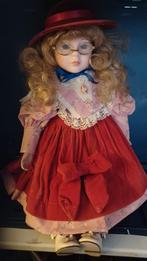 Antieke Pop met Stenen Hoofd en Prachtige Jurk, Ophalen of Verzenden, Gebruikt, Overige typen