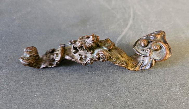 Een brons Ruyi-scepter, Antiek en Kunst, Kunst | Beelden en Houtsnijwerken, Verzenden