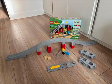 Lego Duplo Treinrails met Brug beschikbaar voor biedingen