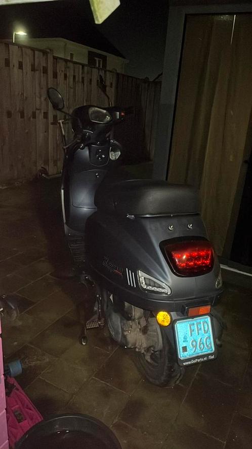 Momo morino 50cc, Fietsen en Brommers, Brommeronderdelen | Scooters, Gebruikt, Overige merken, Blok, Ophalen
