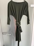 Prachtige ladress jurk, S, caroline. Gr/ taupe, zgsn (179 €), Ophalen of Verzenden, Zo goed als nieuw, Groen, Knielengte