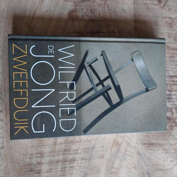Wilfried de Jong - Zweefduik, Boeken, Literatuur, Zo goed als nieuw, Ophalen of Verzenden