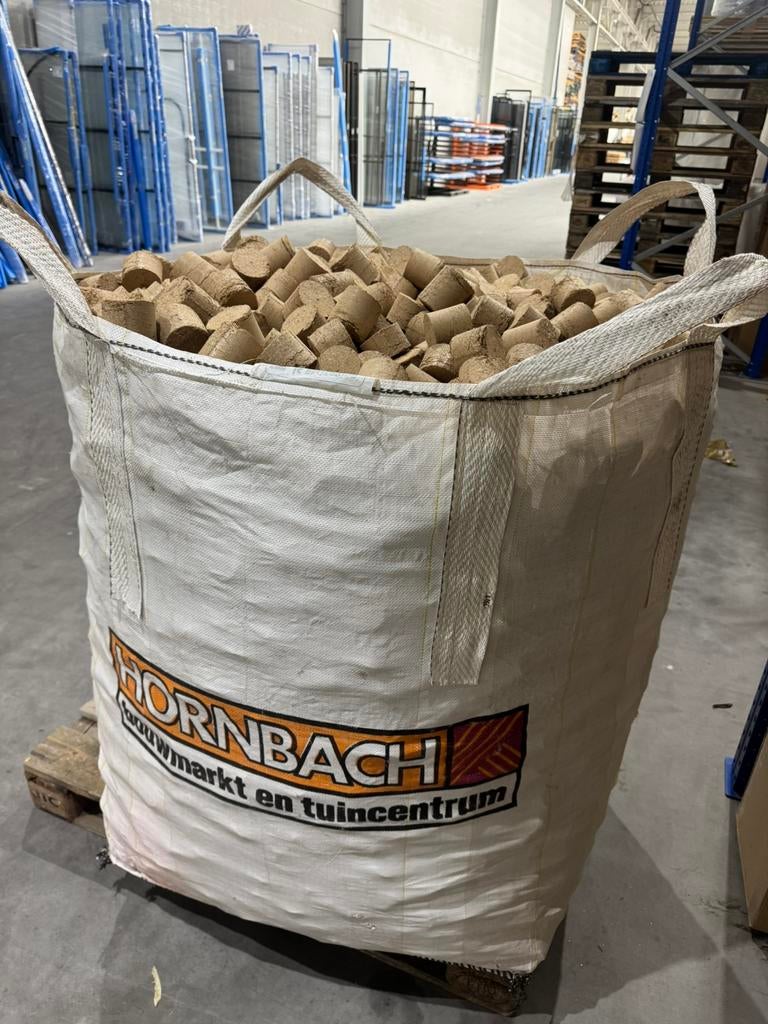Bigbag Haardhout Eiken briketten €80,-, Minder dan 3 m³, Ophalen, Eikenhout, Blokken