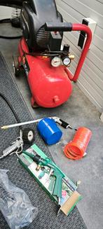 COMPRESSOR 24LT 8BAR MET LUCHTSLANG EN LUCHTPISTOLEN, Doe-het-zelf en Verbouw, Compressors, Ophalen, 6 tot 10 bar, Zo goed als nieuw