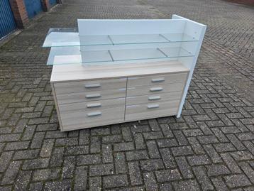 Winkelstelling / toonbank - zware kwaliteit beschikbaar voor biedingen