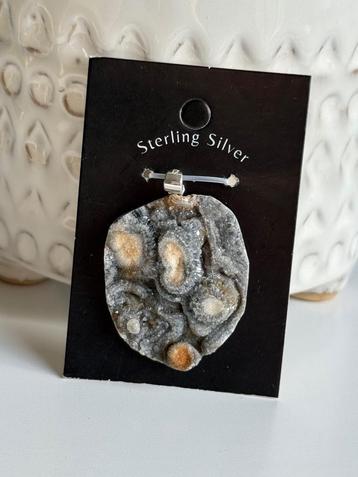 Chalcedoon kettinghangers 925 beschikbaar voor biedingen