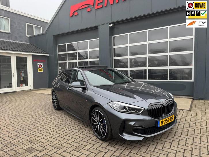 BMW 1-serie 120i Business Edition Plus M-Sport / Pano / M -S, Auto's, BMW, Bedrijf, Te koop, 1-Serie, ABS, Achteruitrijcamera