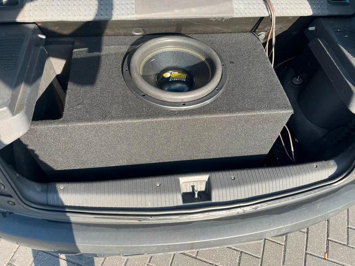 indy bassface 12 subwoofer, Auto diversen, Autospeakers, Zo goed als nieuw, Ophalen of Verzenden