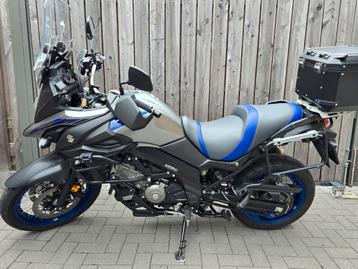 Zeer nette V-strom 650xta, kmstand 9300 beschikbaar voor biedingen