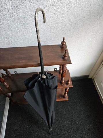 Antieke dames Zwarte Paraplu - Klassiek Design beschikbaar voor biedingen