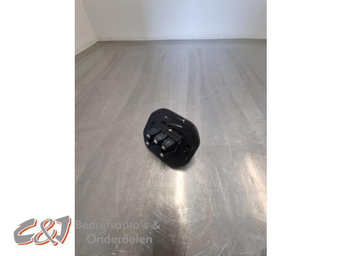 Deurcontact schakelaar van een Renault Trafic, Auto-onderdelen, Carrosserie en Plaatwerk, Renault, Gebruikt, 3 maanden garantie