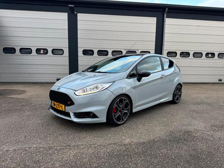 Ford Fiësta MK7.5 ST200 / LAGE KM STAND!, Auto's, Ford, Particulier, Fiësta, ABS, Achteruitrijcamera, Airbags, Airconditioning