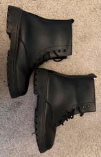 Zwarte botjes, Ophalen, Zo goed als nieuw, Lage of Enkellaarzen