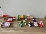 Houten meubeltjes en poppen voor poppenhuis, Ophalen, Zo goed als nieuw, Poppenhuis