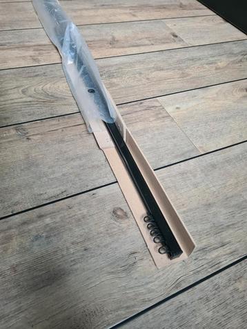 Gordijnrail zwart plafondbevestiging 217,5 cm beschikbaar voor biedingen