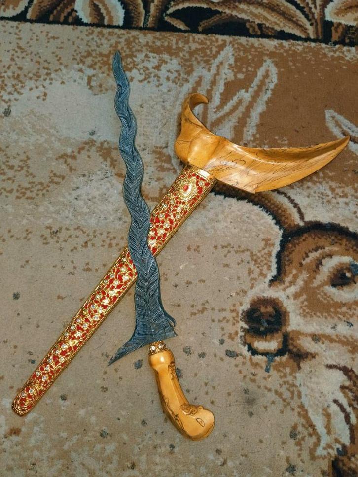 Antieke Kris Sabuk Inten 11 Luk Pamor Naga Rangsang SVB21, Antiek en Kunst, Kunst | Niet-Westerse kunst, Verzenden