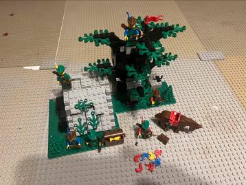 Lego legoland 6066 camouflaged outpost castle forestmen beschikbaar voor biedingen