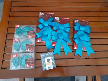Te koop nieuw in verpakkingTurquoise kerstspullen pauw,strik beschikbaar voor biedingen