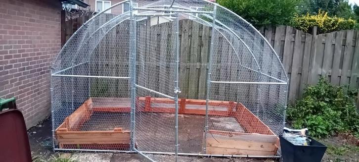 Grote volière kippen konijnen cavias enz, Dieren en Toebehoren, Vogels | Hokken en Kooien, Zo goed als nieuw, Vogelkooi, Hout