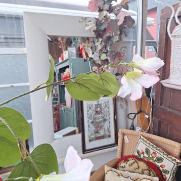 Grote Witte Spiegel met Brede Lijst - 89x118cm beschikbaar voor biedingen