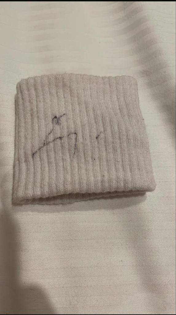 Amad Diallo Gesigneerd Zweetbandje - Manchester United, Verzamelen, Sportartikelen en Voetbal, Zo goed als nieuw, Overige typen