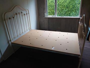 Mooi stalen bed robuust