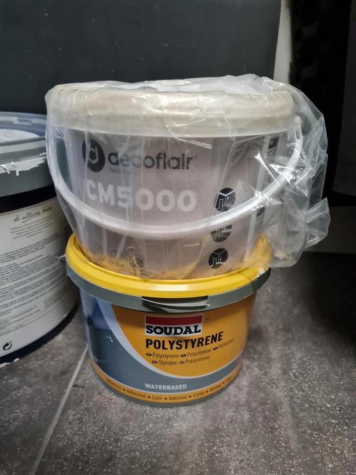 Polystyreen Lijm - 1 volle en 2 aangebroken emmers, Doe-het-zelf en Verbouw, Verf, Beits en Lak, Wit, Ophalen