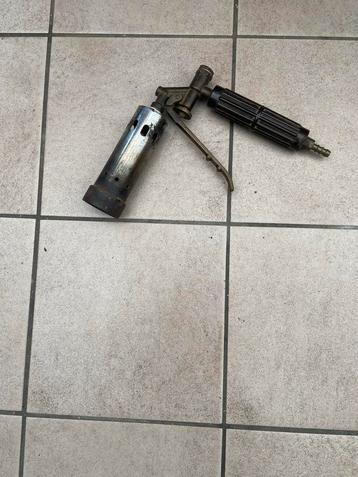 Gasbrander voor dakreparatie beschikbaar voor biedingen