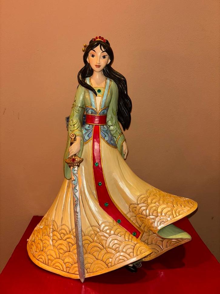 Disney Traditions Mulan Deluxe, Verzamelen, Disney, Zo goed als nieuw, Beeldje of Figuurtje, Sneeuwwitje of Doornroosje, Ophalen of Verzenden