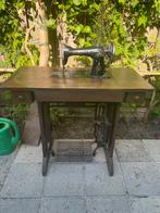 Vintage antieken Singer naaimachine met tafel, Ophalen