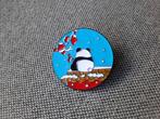 1 mooie grote ronde kleuriijke pin met een panda te koop, Ophalen of Verzenden, Nieuw, Overige onderwerpen, Speldje of Pin