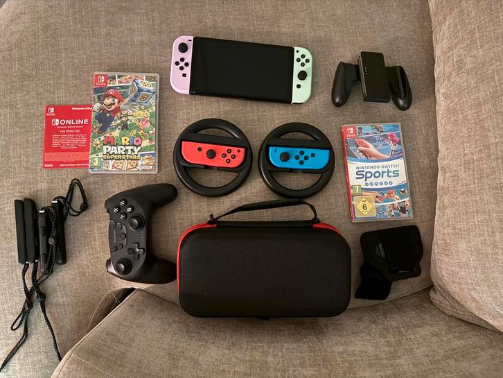 Nintendo Switch OLED - Perfecte Staat en veel extra’s, Spelcomputers en Games, Games | Nintendo Switch, Zo goed als nieuw, Overige genres