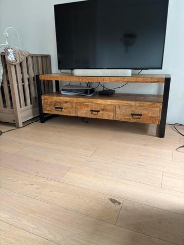 Tv Meubel Mango / Metaal serie Britt beschikbaar voor biedingen