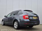 SKODA OCTAVIA COMBI 1.5 TSI AUTOMAAT/HALF LEDER/LED/CARPLAY/, Auto's, Gebruikt, Euro 6, Origineel Nederlands, 650 kg