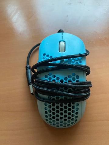 RGB muis beschikbaar voor biedingen