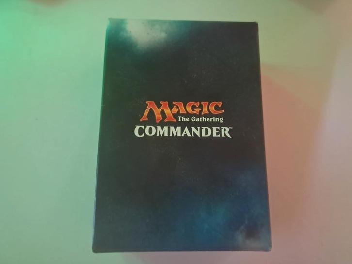 Commander deck: Arcane Wizardry compleet, Hobby en Vrije tijd, Verzamelkaartspellen | Magic the Gathering, Zo goed als nieuw, Speeldeck