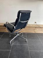 Vitra Eames EA 216 fauteuil, chroom, zwart leer, Huis en Inrichting, Gebruikt, Design, 75 tot 100 cm, Ophalen of Verzenden